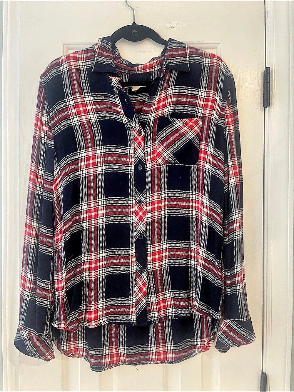 BeachLunchLounge Plaid Button Down Shirt in Blue & Red Size Small Like New